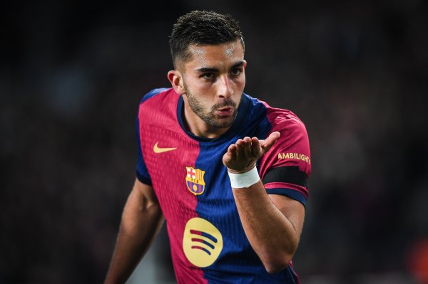 Quan chức Barcelona: Cơ chân trái của Ferran Torres bị quá t